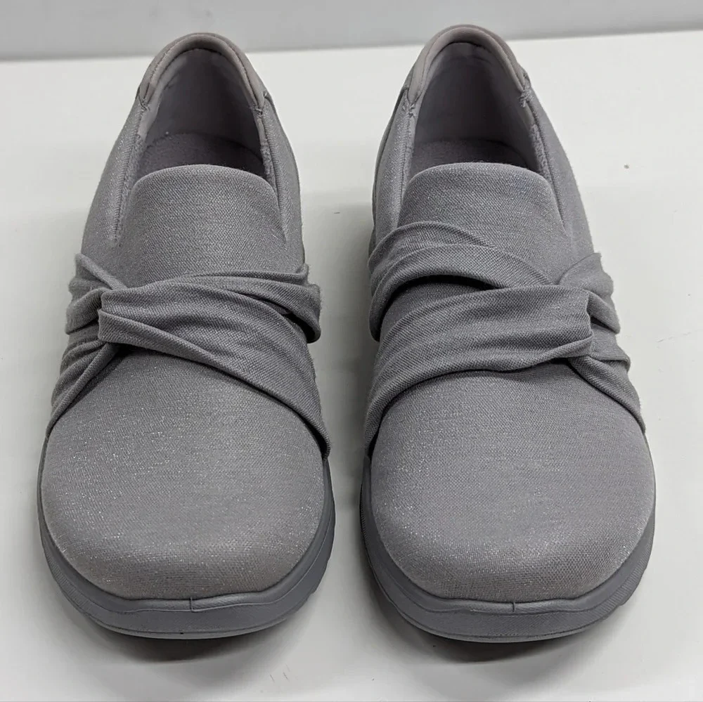 New Bzees Slip On Glimmer Loafer Women's Size 5